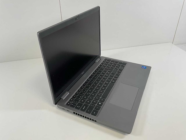 Dell latitude 5521 15,6”, core(tm) i7 11th gen, 32 gb ram, 2 tb nvme, nvidia geforce mx450 2 gb laptop - afbeelding 2 van  7