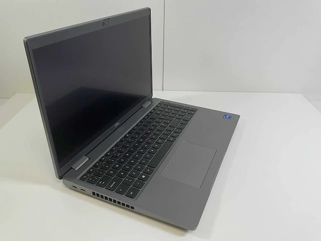 Dell latitude 5521 15.6”, core(tm) i7 11th gen, 32 gb ram, 2 tb nvme, nvidia geforce mx450 2 gb laptop - afbeelding 2 van  7