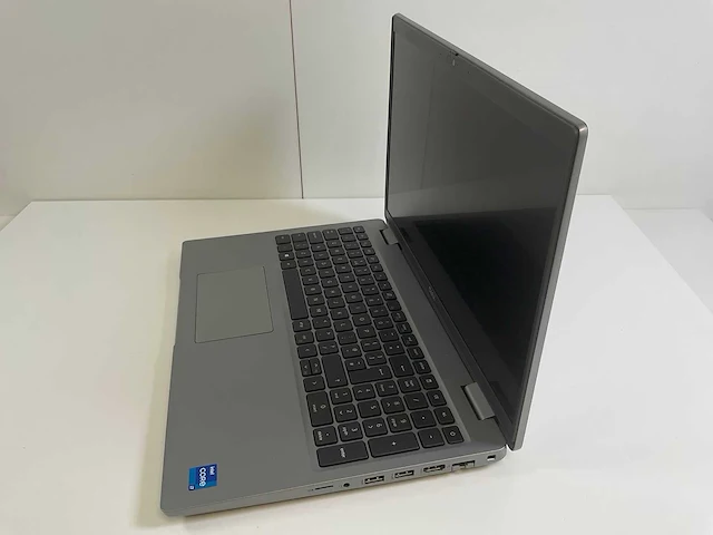 Dell latitude 5521 15.6”, core(tm) i7 11th gen, 32 gb ram, 2 tb nvme, nvidia geforce mx450 2 gb laptop - afbeelding 3 van  7