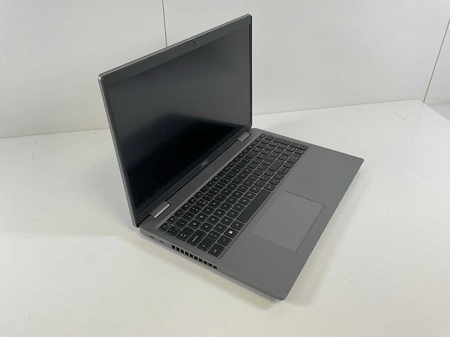 Dell latitude 5521 15,6”, core(tm) i7 11th gen, 32 gb ram, 512 gb nvme, nvidia geforce mx450 2 gb laptop - afbeelding 2 van  7