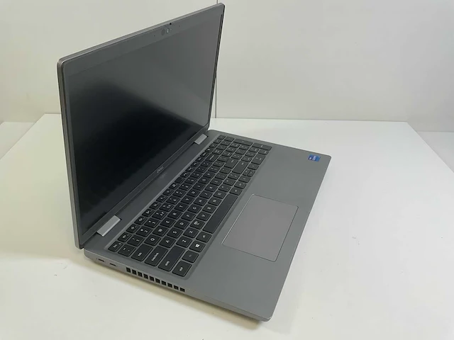 Dell latitude 5521 15.6”, core(tm) i7 11th gen, 8 gb ram, 512 gb nvme, nvidia geforce mx450 2 gb laptop - afbeelding 2 van  7