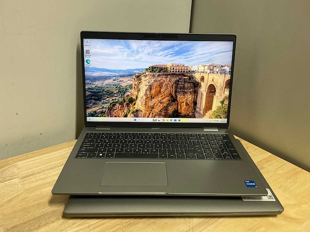 Dell latitude 5530 laptop (2x) - afbeelding 1 van  9