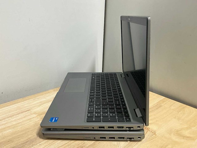 Dell latitude 5530 laptop (2x) - afbeelding 8 van  12