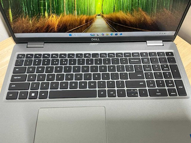 Dell latitude 5530 laptop - afbeelding 2 van  7