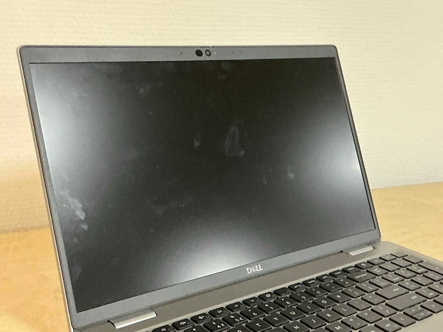 Dell latitude 5530 laptop - afbeelding 2 van  4