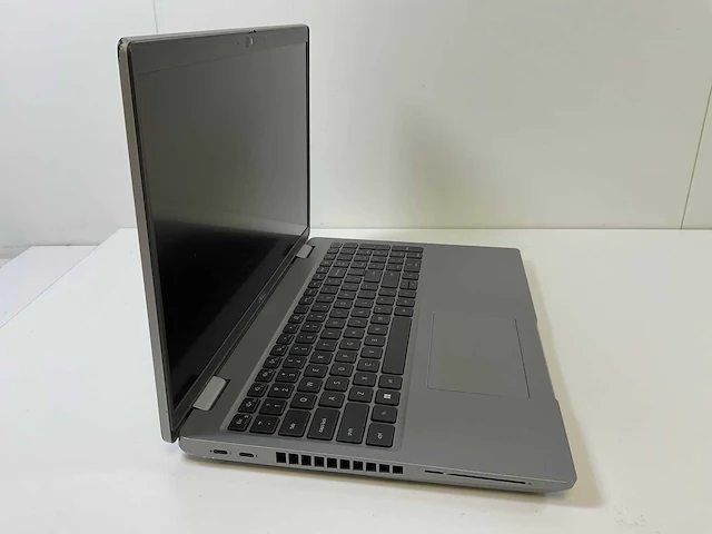 Dell latitude 5531 15.5”, core(tm) i7 12th gen, 32 gb ram, 512 gb nvme laptop - afbeelding 2 van  7