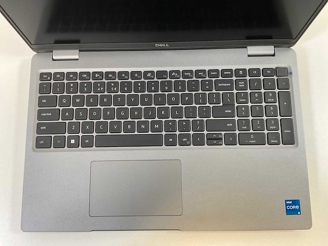 Dell latitude 5540 15.5”, core(tm) i5 13th gen, 16 gb ram, 256 gb nvme laptop - afbeelding 3 van  5