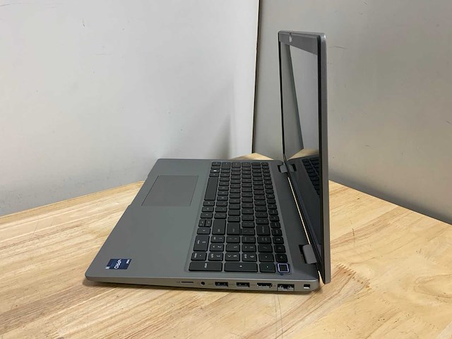 Dell latitude 5540(i5-gen13) laptop - afbeelding 5 van  8