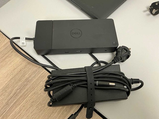 Dell latitude 5580 laptop - afbeelding 8 van  8