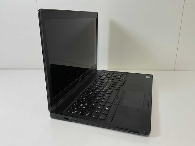 Dell latitude 5590 15.5”, core(tm) i7 8th gen, 16 gb ram, 512 gb ssd laptops (2x) - afbeelding 3 van  16