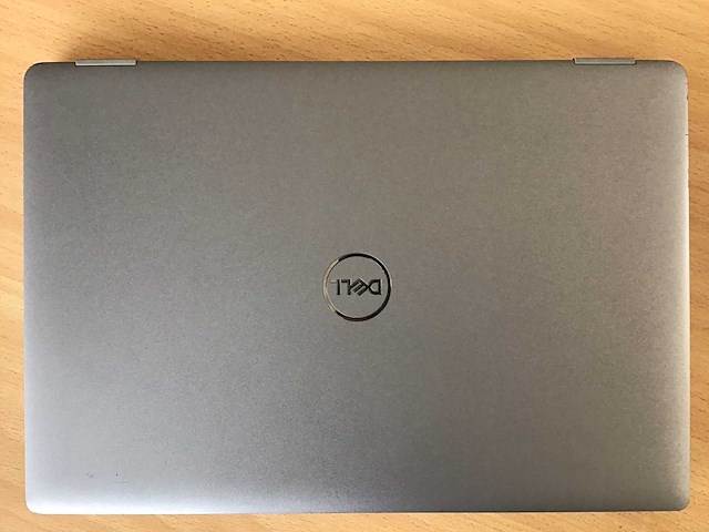 Dell latitude i7 incl monitors en accessoires - afbeelding 3 van  4