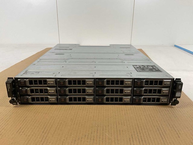 Dell (md3200/e03j), 3x 3tb sas(st33000650ss) - 1x 3 tb sas(hus724030als640) - 7x 3 tb sas(mg03sca300) network attached storage - afbeelding 1 van  11