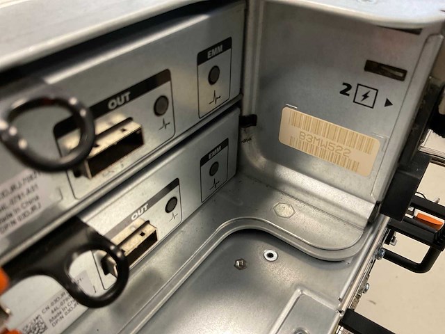 Dell (md3200/e03j), 3x 3tb sas(st33000650ss) - 1x 3 tb sas(hus724030als640) - 7x 3 tb sas(mg03sca300) network attached storage - afbeelding 11 van  11