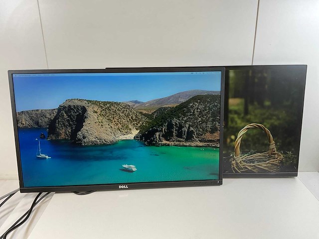 Dell mix model monitors - check description (2x) - afbeelding 1 van  12