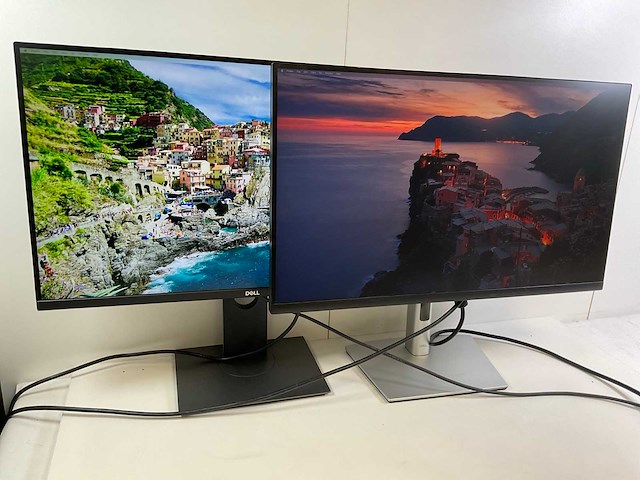 Dell mix model monitors - check description (2x) - afbeelding 1 van  5