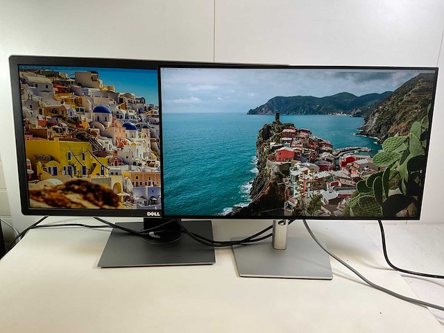 Dell mix model monitors - check description (2x) - afbeelding 1 van  1