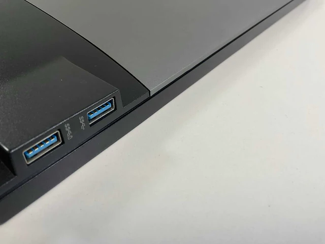 Dell mix model monitors - check description (2x) - afbeelding 10 van  10