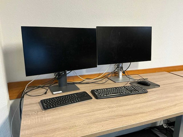 Dell monitor (2x) - afbeelding 1 van  4