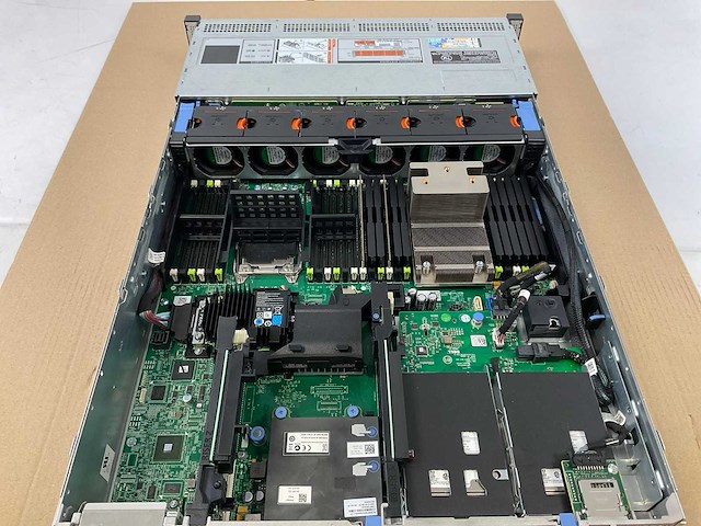 Dell (nx3230) - xeon(r) e5-2609 v3, 16 gb ram (2x8gb), 14 tb sata network attached storage - afbeelding 6 van  10