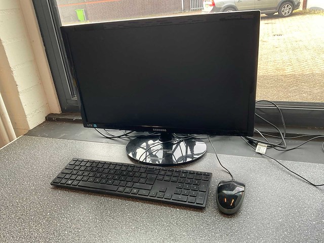 Dell optiplex 3010 desktop met monitor - afbeelding 2 van  5