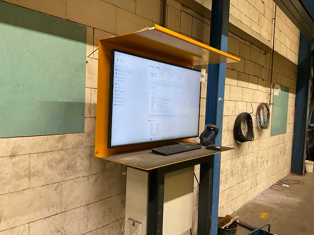 Dell optiplex 3090 desktop en monitor in verrijdbaar frame - afbeelding 1 van  7