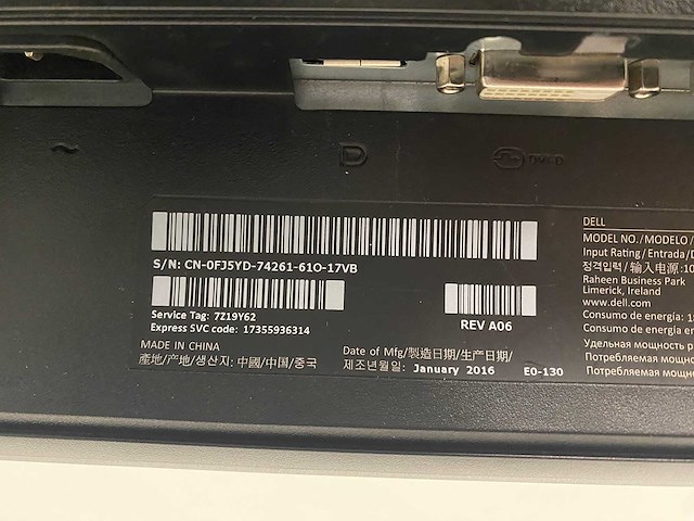 Dell p2214 - 22" monitoren met dubbele monitorarm - dp, dvi, vga, usb - afbeelding 9 van  10