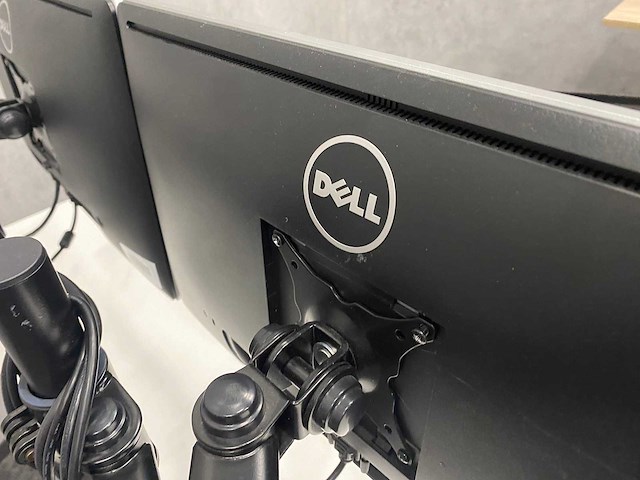 Dell p2214 - 22" monitoren met dubbele monitorarm - dp, dvi, vga, usb - afbeelding 6 van  10