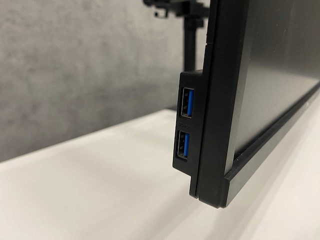 Dell p2217hc - 22" monitoren met monitorarm - hdmi, dp, vga - afbeelding 4 van  19