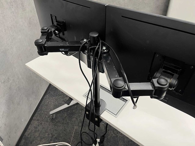 Dell p2417 - 24" monitoren met dubbele monitorarm - hdmi, dp, vga - afbeelding 2 van  23