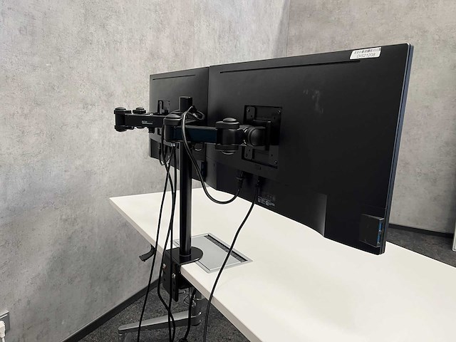 Dell p2417 - 24" monitoren met dubbele monitorarm - hdmi, dp, vga - afbeelding 7 van  9