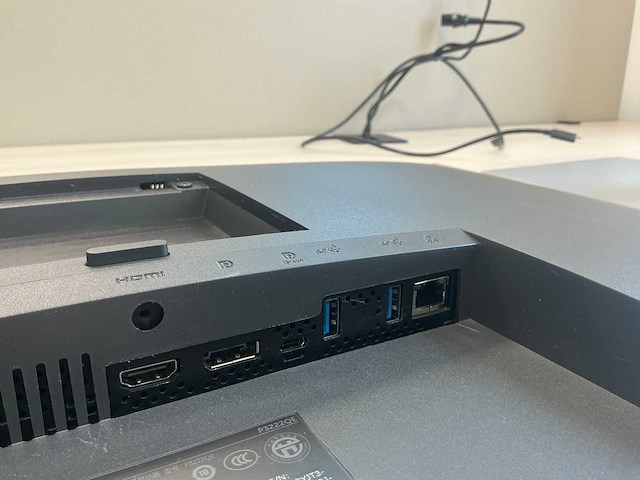 Dell p3222qe 32” monitor (6x) - afbeelding 5 van  7