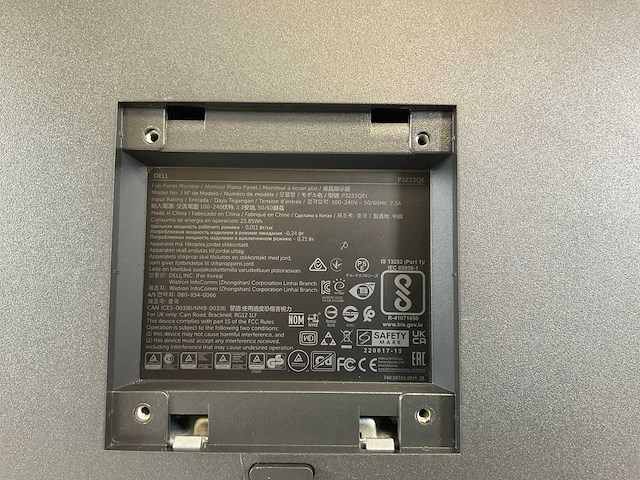 Dell (p3223qe) 32”, 3840x2160 (uhd) ips monitor - afbeelding 5 van  7
