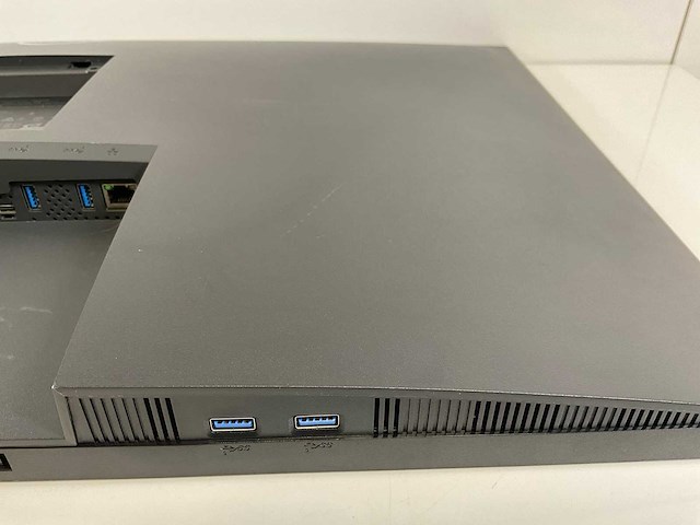 Dell (p3223qe) 32”, 3840x2160 (uhd) ips monitor - afbeelding 7 van  7