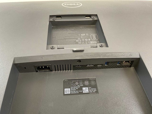 Dell (p3223qe) 32”, 3840x2160 (uhd) ips monitor - afbeelding 5 van  6