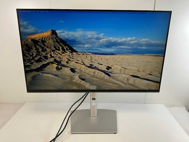 Dell (p3223qe) 32”, 3840x2160 (uhd) ips monitor - afbeelding 1 van  6