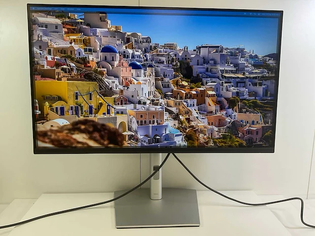 Dell (p3223qe) 32”, 3840x2160 (uhd) ips monitor - afbeelding 1 van  6