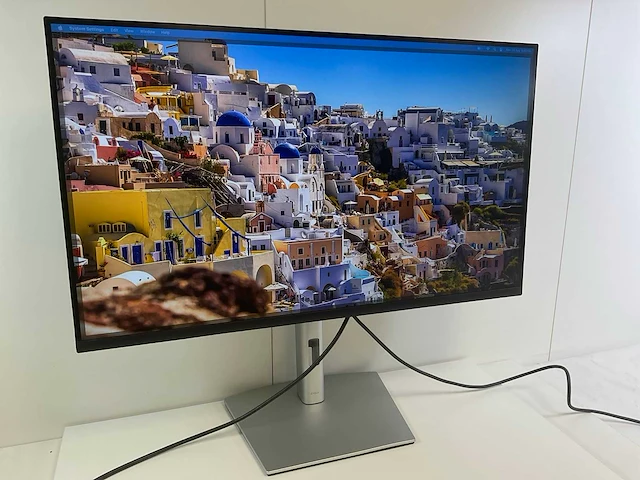 Dell (p3223qe) 32”, 3840x2160 (uhd) ips monitor - afbeelding 2 van  6