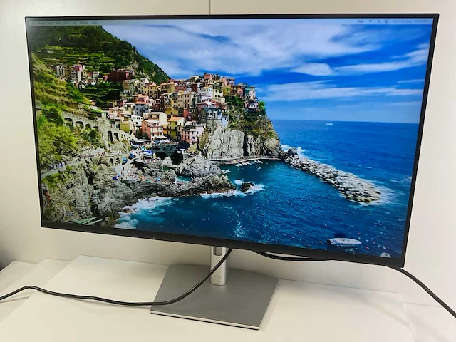 Dell (p3223qe) 32”, 3840x2160 (uhd) ips monitor - afbeelding 2 van  5