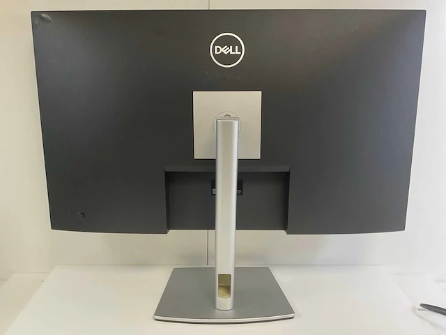 Dell (p3223qe) 32”, 3840x2160 (uhd) ips monitor - afbeelding 3 van  5