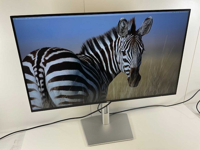 Dell (p3225qe) 32”, 3840x2160 (uhd) ips monitor - afbeelding 2 van  6