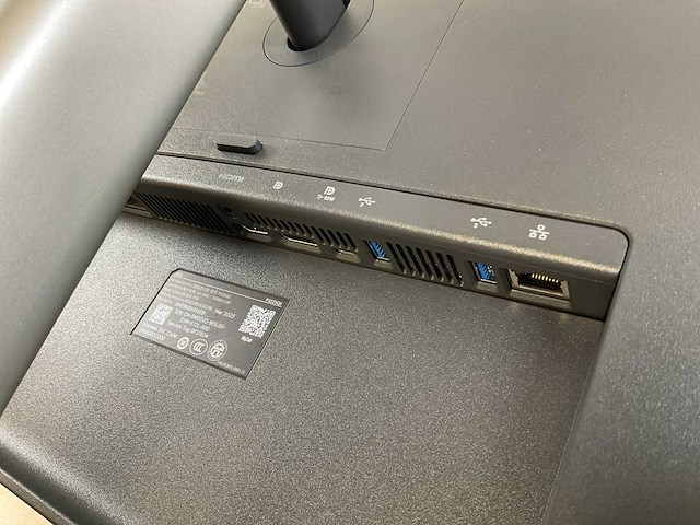 Dell (p3225qe) 32”, 3840x2160 (uhd) ips monitor - afbeelding 5 van  6