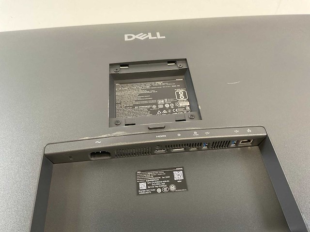 Dell (p3225qe) 32”, 3840x2160 (uhd) ips monitor - afbeelding 5 van  6