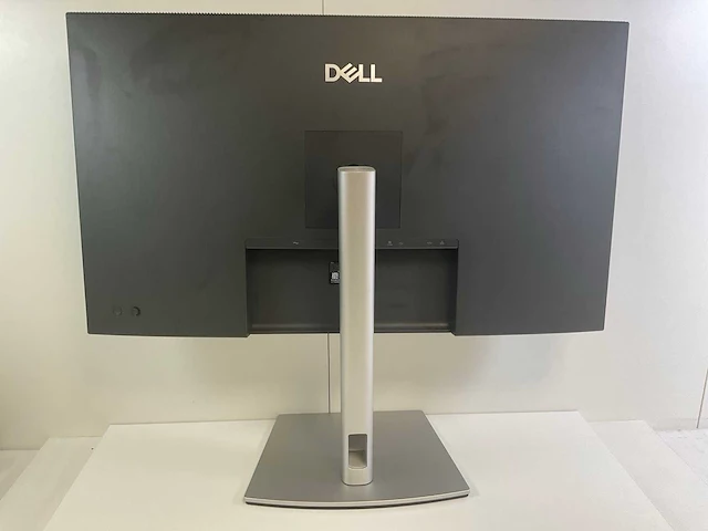 Dell (p3225qe) 32”, 3840x2160 (uhd) ips monitor - afbeelding 4 van  6