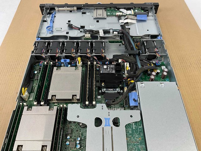 Dell (poweredge r430) - 2x xeon(r) e5-2620 v4, 8x 16 gb ram, 2x 120 gb intel (ssdsc2bb120g7r) 1u-2-socket rack mount chassis - afbeelding 7 van  9