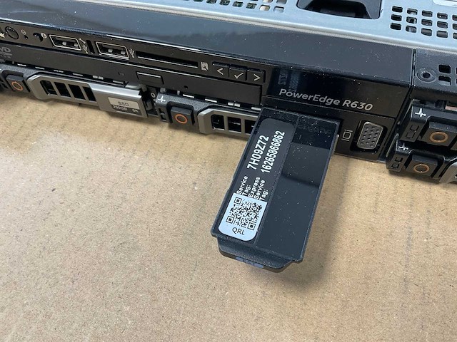 Dell (poweredge r630) - 2x xeon(r) e5-2660 v3, 384 gb ram (24x16gb), 1 tb sas rack mount chassis - afbeelding 7 van  9