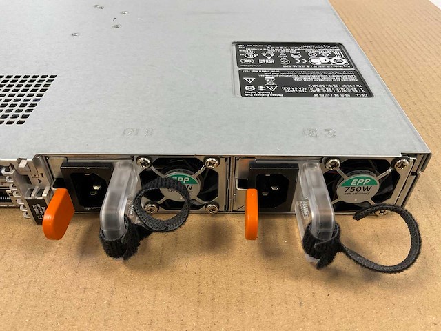 Dell (poweredge r630) - 2x xeon(r) e5-2660 v3, 384 gb ram (24x16gb), 1 tb sas rack mount chassis - afbeelding 9 van  9