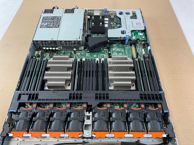 Dell (poweredge r640) - 2x xeon(r) gold 6234, 160 gb ram (5x32gb), no hdd rackmount chassis - afbeelding 7 van  10