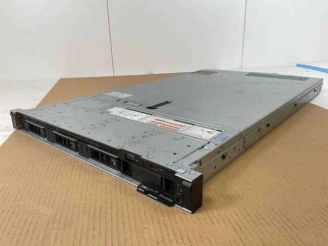 Dell (poweredge r640) - 2x xeon(r) silver 4108, 2x 32 gb ram, 3x 300 gb toshiba ssd (al14sxb30eny) 1u-2-socket rack mount chassis - afbeelding 3 van  7