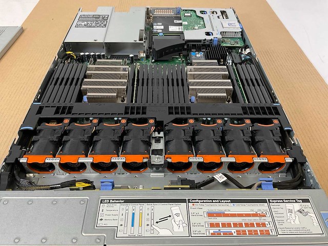 Dell (poweredge r640) - 2x xeon(r) silver 4108, 2x 32 gb ram, 3x 300 gb toshiba ssd (al14sxb30eny) 1u-2-socket rack mount chassis - afbeelding 5 van  7