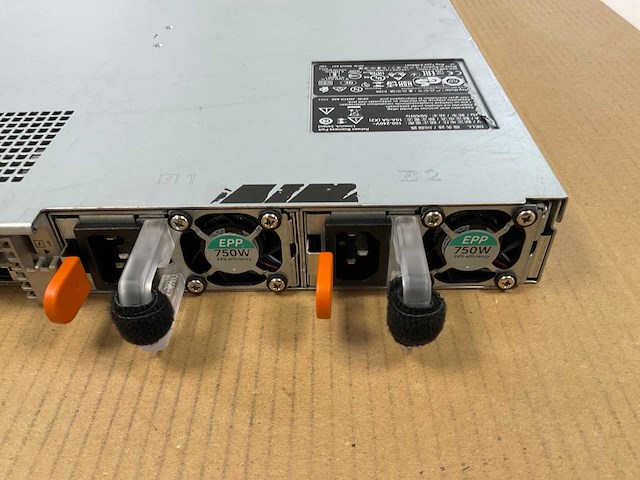 Dell (poweredge r640) - xeon(r) gold 6146, 6x 16 gb ram, 2x 480 gb intel (ssdsc2kg480g8r) 1u-2-socket rack mount chassis - afbeelding 8 van  10